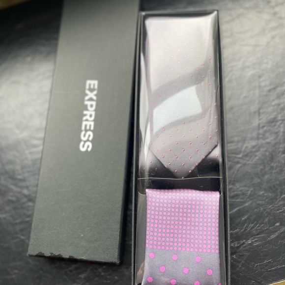 Express Grey Pink Tie NWT and Box - Picture 3 of 4
